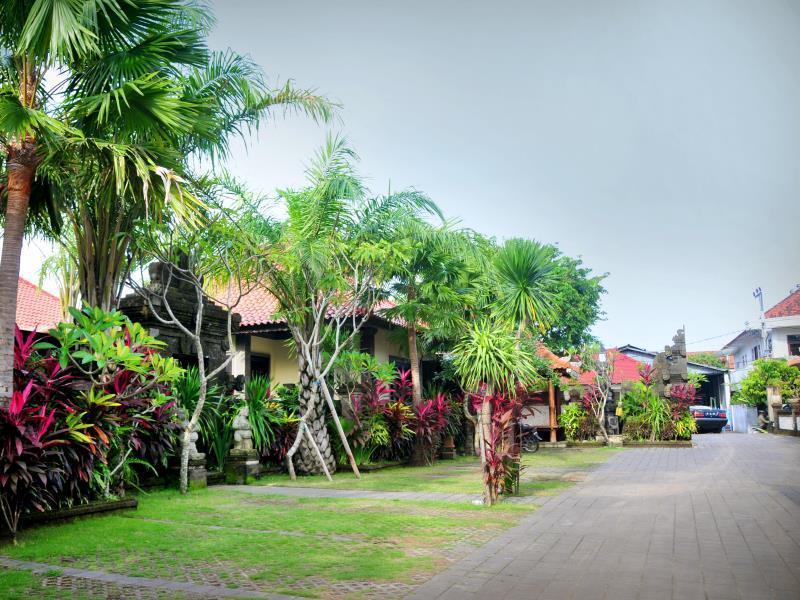 Puri Yuma Hotel Denpasar  Exterior photo